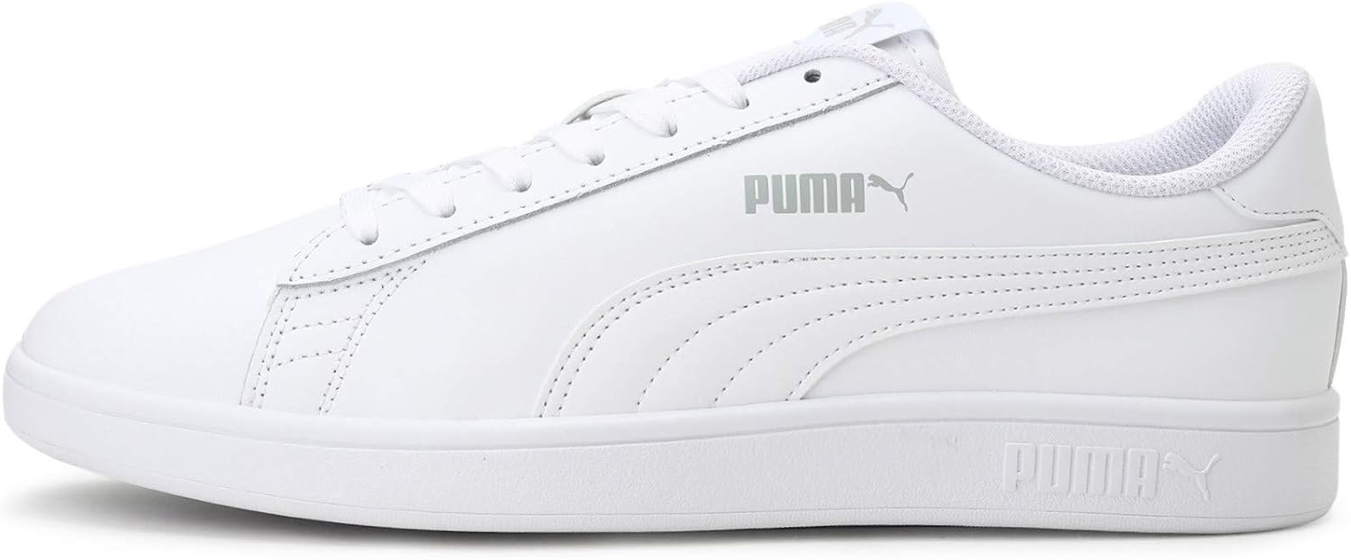Scarpa da ginnastica Puma Smash V2 L in pelle bianca con striscia nera laterale, vista di profilo.