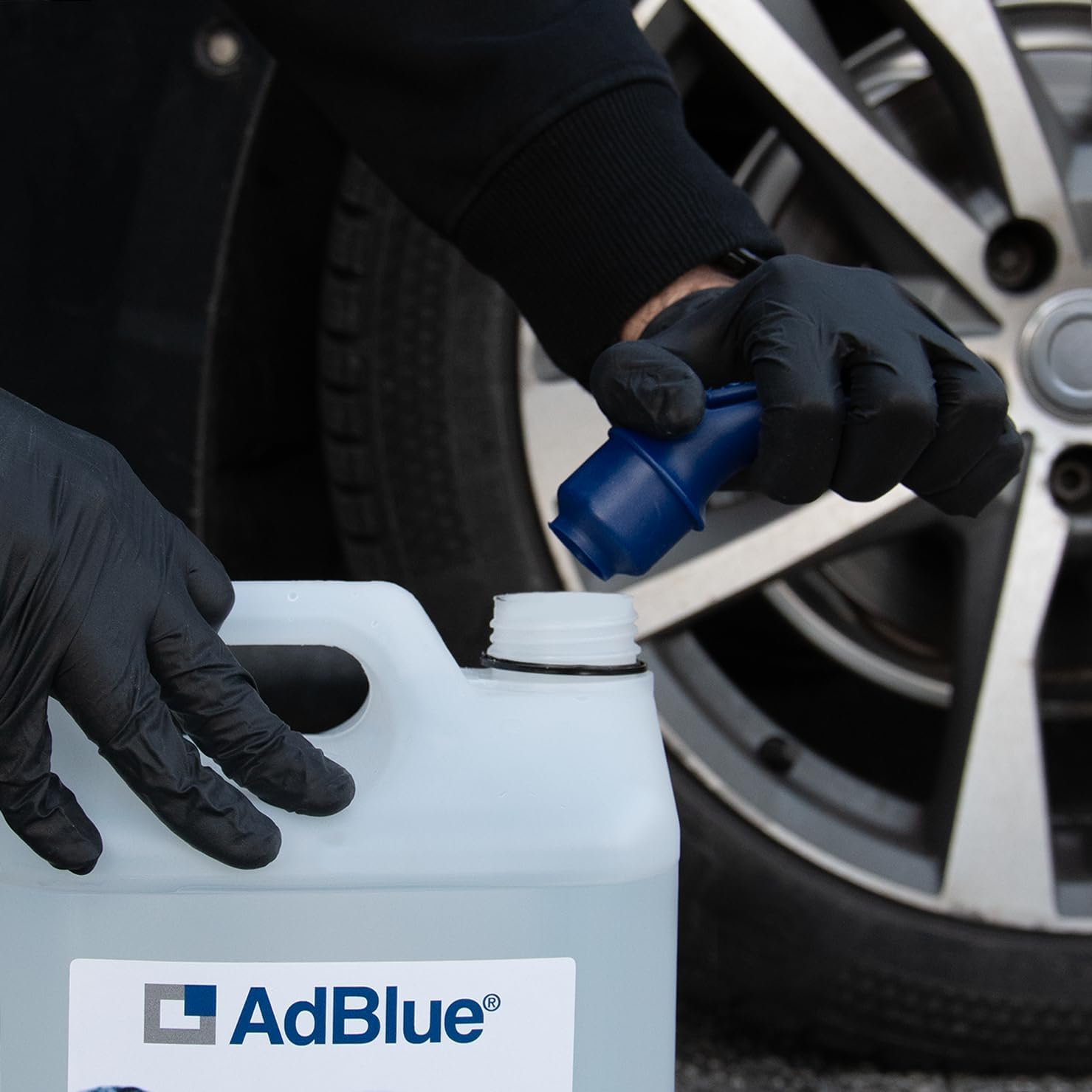 AdBlue® Additivo Motori Diesel per Riduzione Emissioni NOx a Base Urea, Conforme a ISO 22241-1, 10 L (2 x 5 L), Beccuccio Incluso