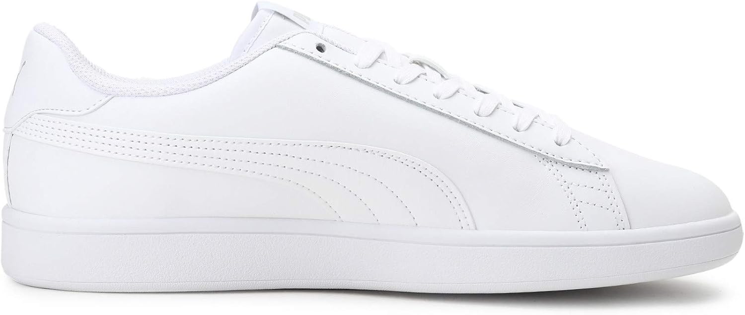 Sneakers Puma Smash V2 L bianche e nere, vista prospettica diagonale che mostra il design classico.