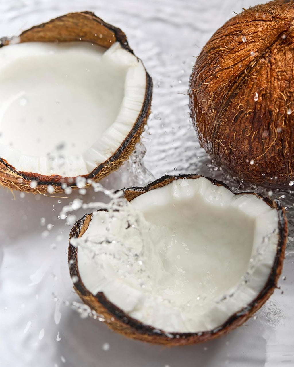 Leocrema, Crema Corpo Idratante al Cocco, Texture Leggera e Fluida per Tutti i Tipi di Pelle, 72H di Idratazione, 95% Ingredienti di…