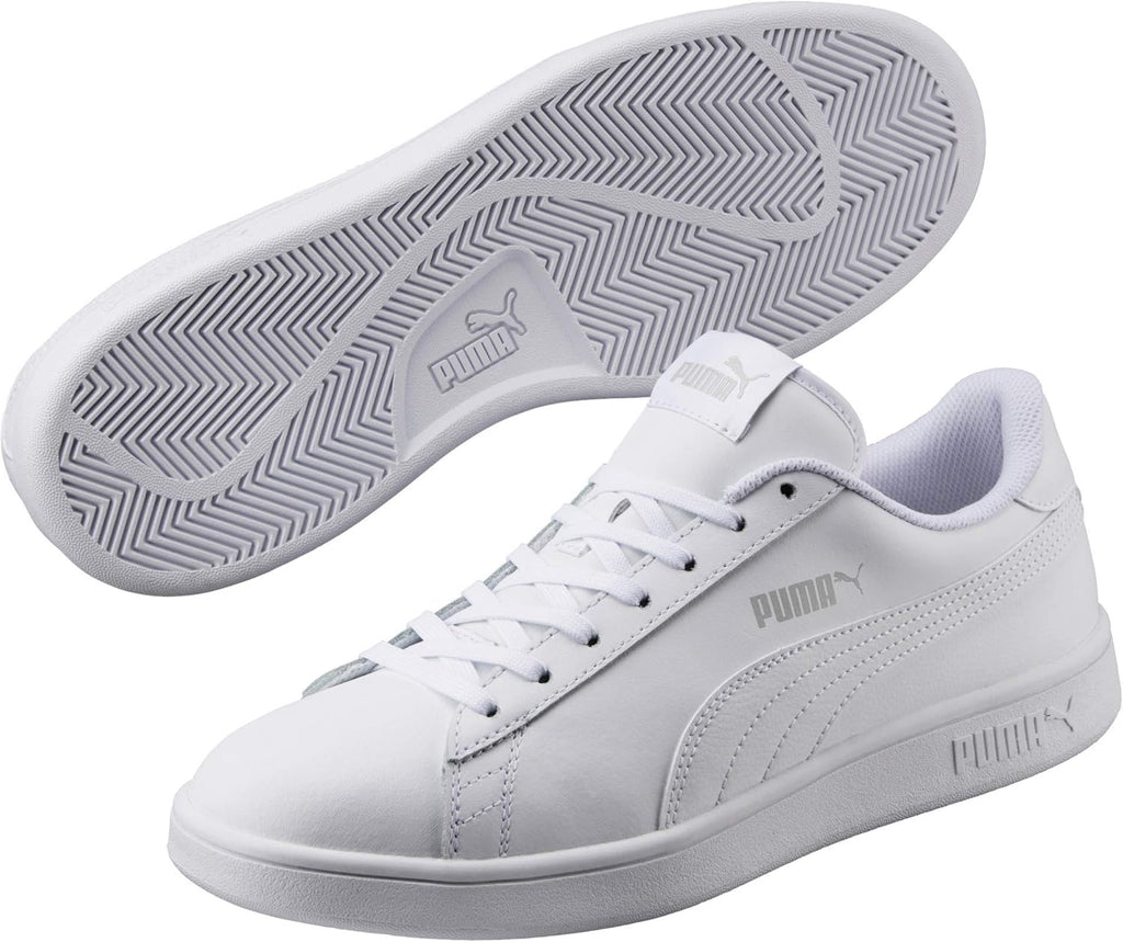 Suola in gomma antiscivolo delle sneaker Puma Smash V2 L, dettaglio del pattern per massima aderenza.