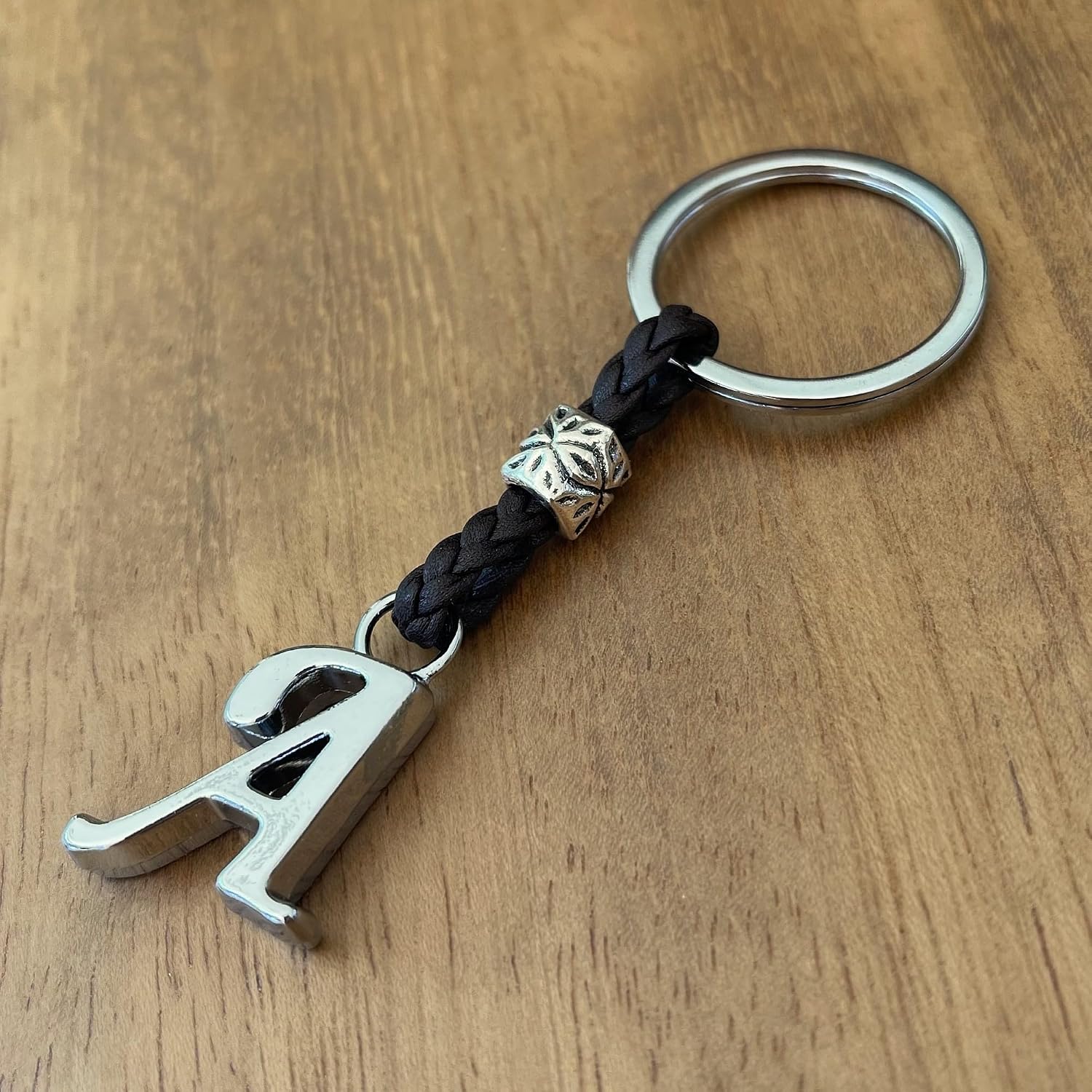 ASTER ALHELÍ Portachiavi in Pelle Personalizzato con Iniziali - Lettere e Perline in zama placcate in Argento - Portachiavi da Uomo o…