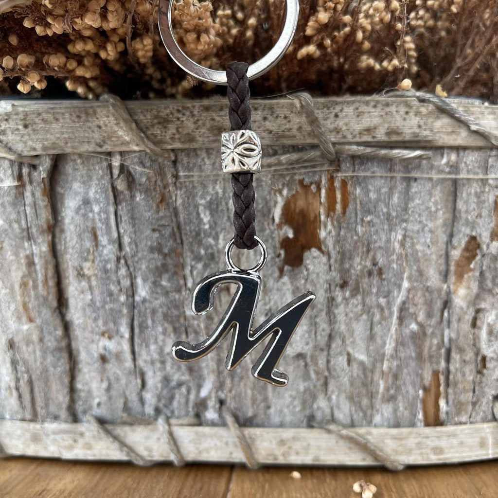 Portachiavi in cuoio con iniziali del nome personalizzabili, idea regalo elegante per uomo e donna.
